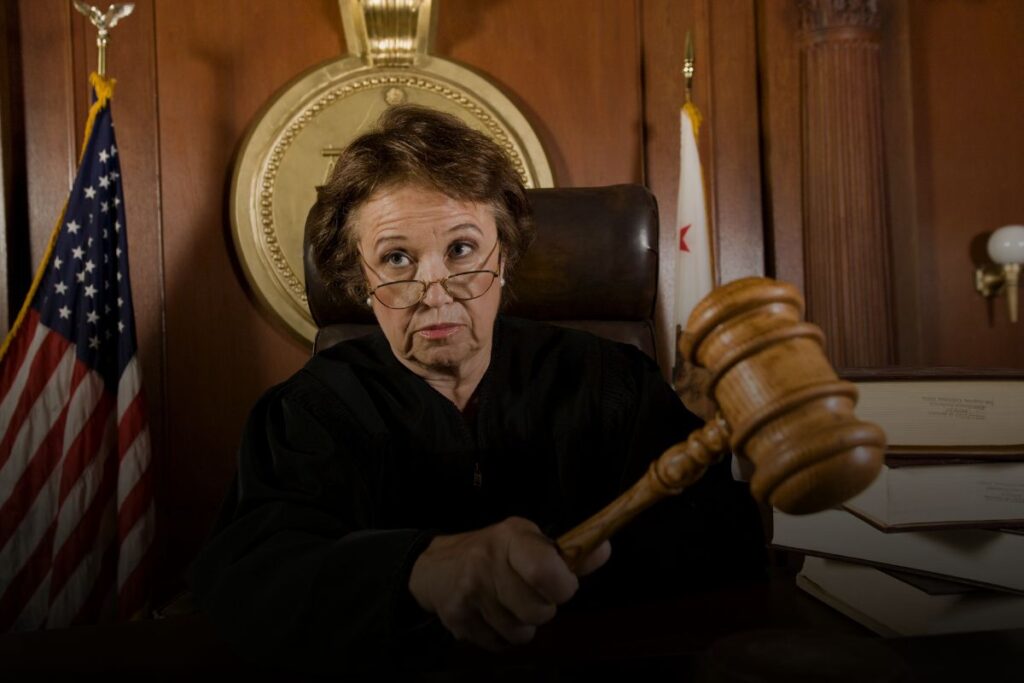 como afecta una orden de restricción