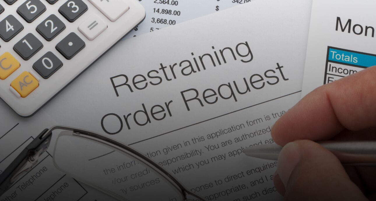 Cómo poner una orden de restricción