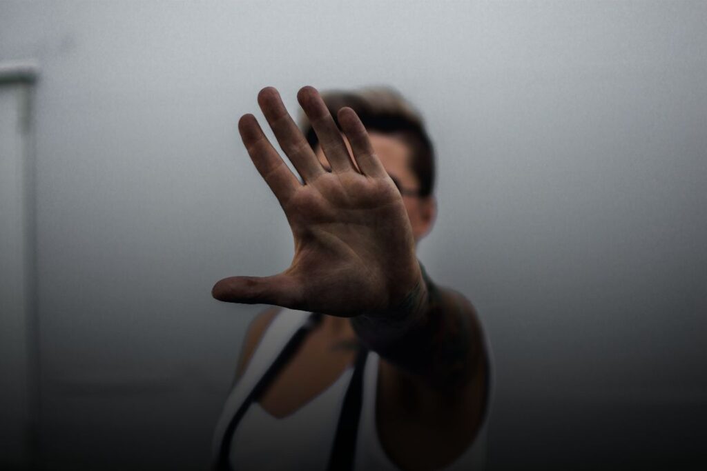 confrontación y defensa